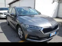Usata Skoda Octavia Executive 116 CV (85 kW) 2022 Grigio Station wagon