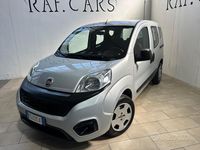 Käytetty Fiat Qubo Lounge 80 HP (58 kW) 2018 Harmaa Tila-auto