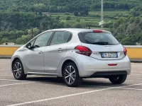 Usata Peugeot 208 Allure 75 CV (55 kW) 2017 Argento Utilitaria