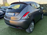 Usata Lancia Ypsilon 69 CV (50 kW) 2013 Grigio Utilitaria