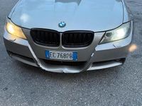 Usata BMW 318 143 CV (105 kW) 2010 Grigio Berlina
