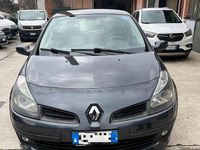 Usata Renault Clio II 98 CV (72 kW) 2006 Grigio Berlina