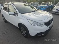 Usata Peugeot 2008 Active 75 CV (55 kW) 2016 Bianco SUV