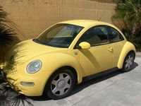 Begagnad VW New Beetle 90 HK (66 kW) 2001 Gul Halvkombi