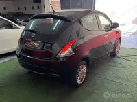 Usata Lancia Ypsilon 69 CV (50 kW) 2018 Nero Utilitaria