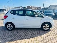Usata Kia Venga 90 CV (66 kW) 2015 Bianco Utilitaria