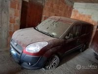 Usata Fiat Doblò 135 CV (99 kW) 2010 Rosso Monovolume