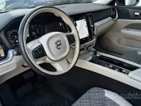 Usata Volvo V60 Momentum 150 CV (110 kW) 2019 Nero Station wagon