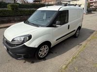 Usata Fiat Doblò Active 103 CV (75 kW) 2021 Bianco Monovolume