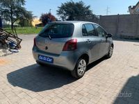 Usata Toyota Yaris 87 CV (63 kW) 2006 Grigio Utilitaria