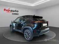 Käytetty Toyota Yaris Cross Trend 116 HP (85 kW) 2022 Musta Katumaasturi