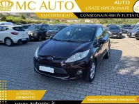 Usata Ford Fiesta Titanium 97 CV (71 kW) 2010 Bordeaux Utilitaria