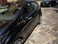 Usata Ford Fiesta 86 CV (63 kW) 2013 Nero Berlina