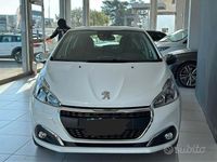 Usata Peugeot 208 68 CV (50 kW) 2015 Bianco Utilitaria