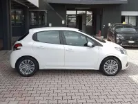 Usata Peugeot 208 Active 82 CV (60 kW) 2018 Bianco Utilitaria