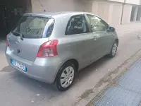 Usata Toyota Yaris Sol 69 CV (50 kW) 2006 Grigio Utilitaria
