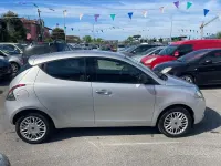 Usata Lancia Ypsilon Gold 69 CV (50 kW) 2017 Grigio Utilitaria