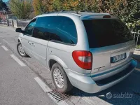 Usata Chrysler Voyager 150 CV (110 kW) 2006 Grigio Monovolume