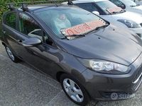 Usata Ford Fiesta Titanium 60 CV (44 kW) 2016 Grigio scuro Utilitaria