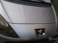 Usata Peugeot 1007 68 CV (50 kW) 2006 Grigio Monovolume