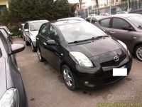 usata Toyota Yaris 1.3 BENZ FULL 5P 2010