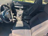 Begagnad Ford C-MAX 90 HK (66 kW) 2005 Minibuss