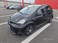 Usata Toyota Aygo 68 CV (50 kW) 2013 Nero Utilitaria