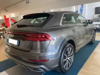 Usata Audi Q8 Sport 286 CV (210 kW) 2019 Grigio manhattan SUV