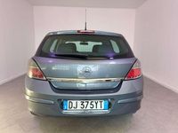 Usata Opel Astra Cosmo 101 CV (74 kW) 2007 Grigio Berlina