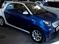 Usata Smart ForFour Passion 71 CV (52 kW) 2016 Bluazzurro Utilitaria