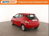 Usata Lancia Ypsilon Silver 69 CV (50 kW) 2015 Rosso Utilitaria