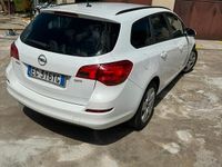 Usata Opel Astra 110 CV (80 kW) 2012 Bianco Berlina
