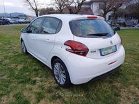 Usata Peugeot 208 Allure 82 CV (60 kW) 2016 Bianco Utilitaria