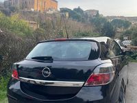 Usata Opel Astra GTC 95 CV (69 kW) 2009 Nero