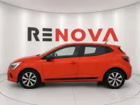 Usata Renault Clio V Equilibre 101 CV (74 kW) 2023 Arancione Berlina