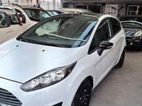 Usata Ford Fiesta 75 CV (55 kW) 2015 Bianco Berlina