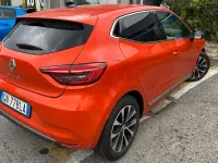 Usata Renault Clio V Techno 101 CV (74 kW) 2023 Arancione Berlina