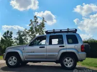 Usata Jeep Cherokee 143 CV (105 kW) 2003 Grigio SUV