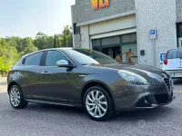 Usata Alfa Romeo Giulietta Exclusive 140 CV (102 kW) 2013 Grigio Utilitaria