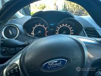 Second-hand Ford Fiesta 100 CP (73 kW) 2014 Negru Berlinǎ
