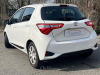 Usata Toyota Yaris Hybrid Active 101 CV (74 kW) 2018 Bianco Berlina