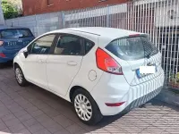 Gebraucht Ford Fiesta 75 PS (55 kW) 2014 Weiß Kleinwagen