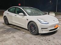 Begagnad Tesla Model 3 Performance 461 kW (627 HK) 2021 Vit Sedan