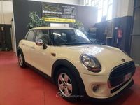 Usata Mini ONE 75 CV (55 kW) 2016 Beige Utilitaria