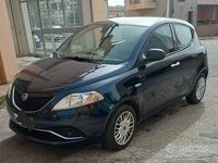 Usata Lancia Ypsilon Platinum 69 CV (50 kW) 2017 Blu Utilitaria