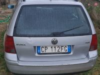Usado VW Bora 101 CV (74 kW) 2004 Gris Berlina