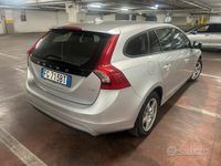 Usata Volvo V60 203 CV (149 kW) 2016 Grigio Station wagon