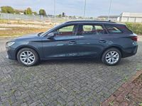 Usado Seat Leon Business 150 CV (110 kW) 2023 Gris Familiar