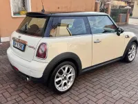 Usata Mini Cooper D 109 CV (80 kW) 2007 Beige Utilitaria
