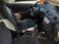 Usata Toyota Yaris 65 CV (47 kW) 2003 Grigio Berlina